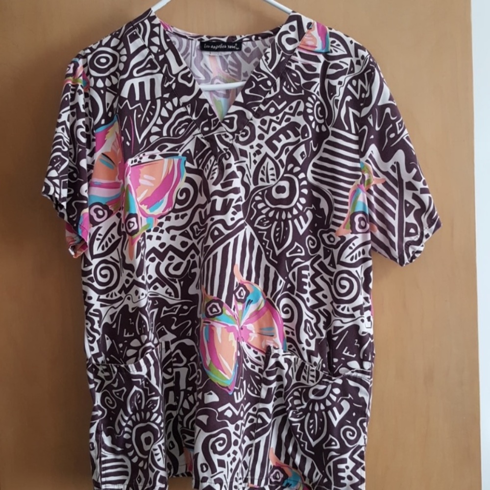 Women's Los Angeles scrub top brown/ pink L